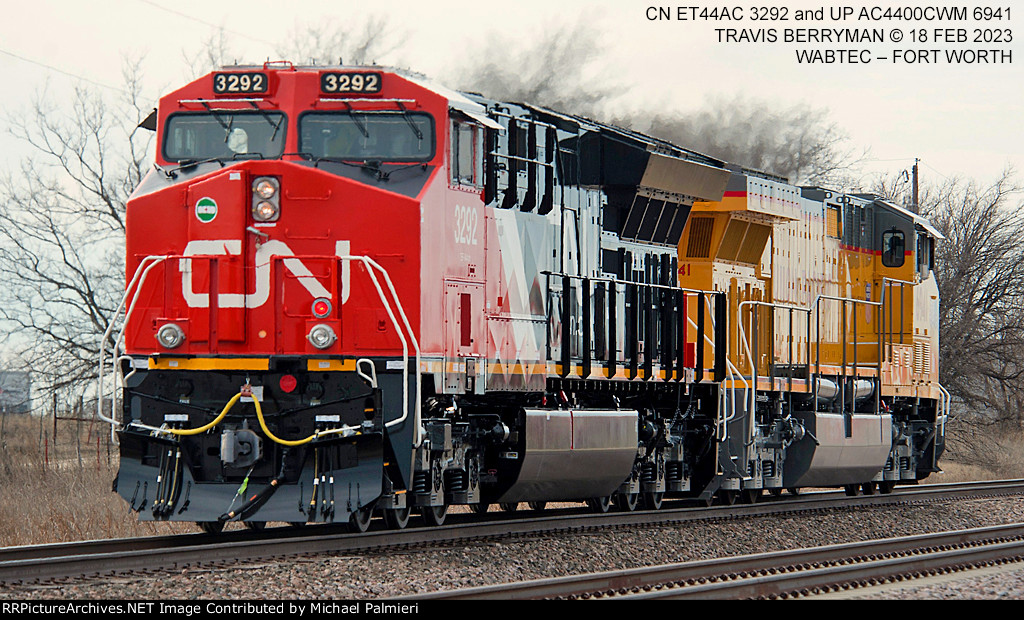 CN ET44AC 3292